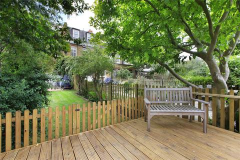 3 bedroom terraced house to rent, Twilley Street, Wandsworth SW18