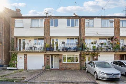 4 bedroom terraced house for sale, Russell Court, Chesham