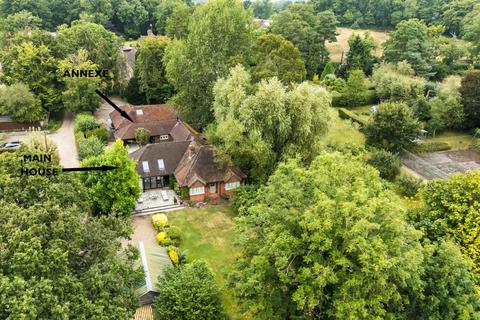 5 bedroom bungalow for sale, Green Lane, Reading RG7