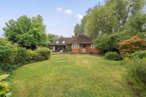 5 bedroom bungalow for sale, Green Lane, Reading RG7