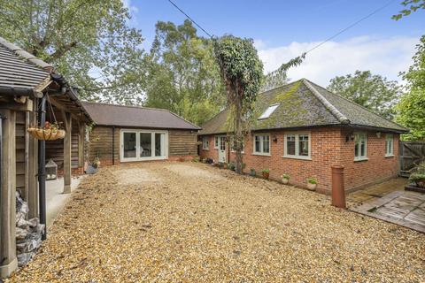 5 bedroom bungalow for sale, Green Lane, Reading RG7