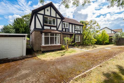 4 bedroom detached house to rent, Woodcote Avenue, Wallington SM6