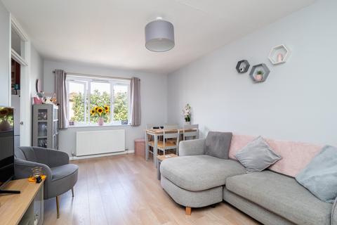 7 Chelsea Gardens, Sutton, SM3 9TN