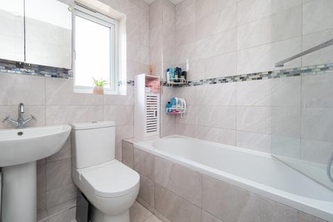 7 Chelsea Gardens, Sutton, SM3 9TN
