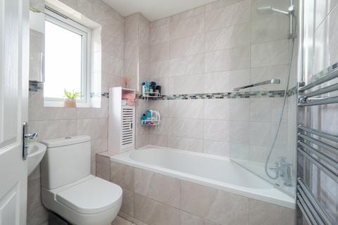 7 Chelsea Gardens, Sutton, SM3 9TN