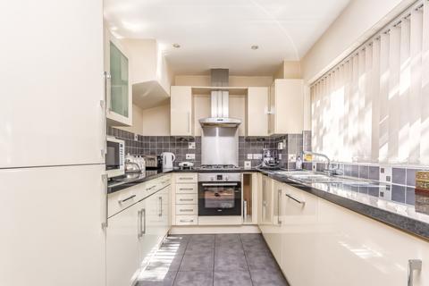 2 bedroom terraced house to rent, Orion Mews, Morden SM4