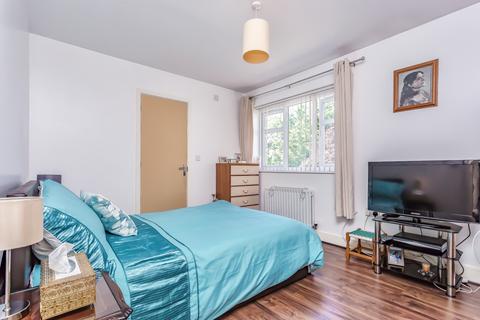 2 bedroom terraced house to rent, Orion Mews, Morden SM4