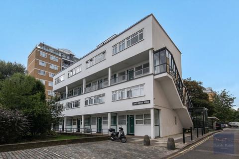 3 bedroom apartment for sale, Churchill Gardens, London SW1V