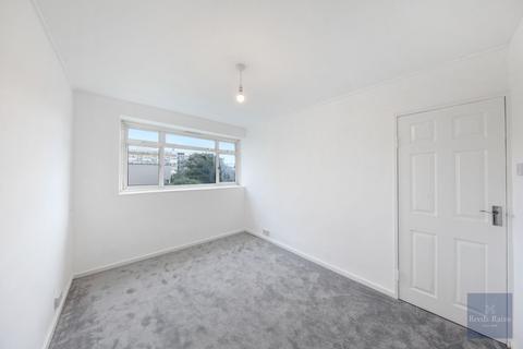 3 bedroom apartment for sale, Churchill Gardens, London SW1V