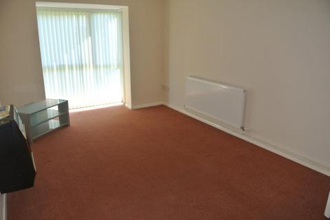 2 bedroom flat to rent, Dell Court Dell Road, Suffolk NR33