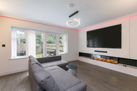 undefined, Harewood Road, South Croydon