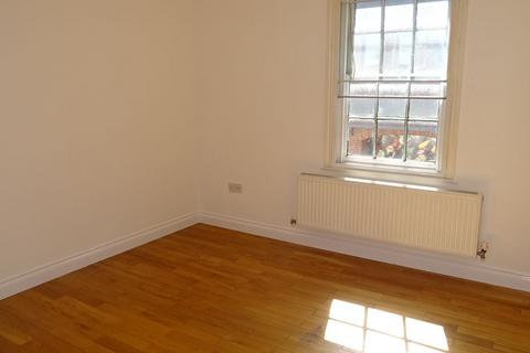 2 bedroom flat to rent, High Street, Buntingford, East of England, SG9