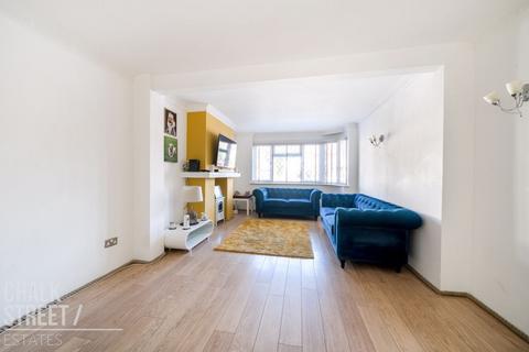 17 Hazell Crescent, Romford, RM5 2AL