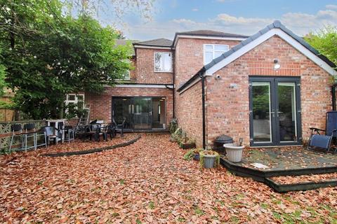 6 bedroom semi-detached house for sale, Bury New Road, Manchester M25