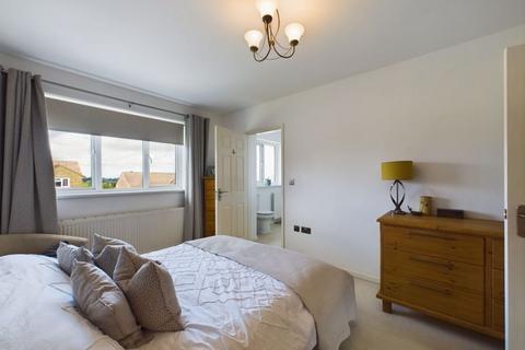 15 Bincombe Drive, Crewkerne, TA18 7BE