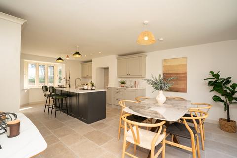 undefined, Finghall DL8