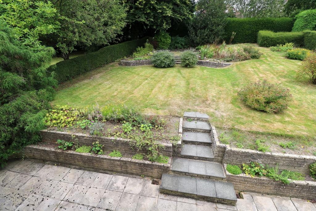 Lucastes Lane, Haywards Heath, RH16 3 bed house for sale £750,000