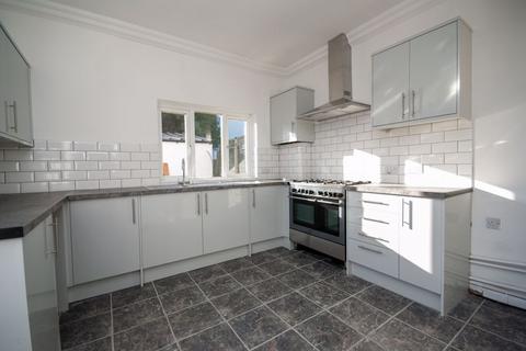 4 bedroom terraced house for sale, Westborough Road, Westcliff-On-Sea SS0