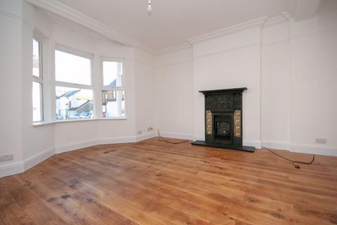 4 bedroom terraced house for sale, Westborough Road, Westcliff-On-Sea SS0