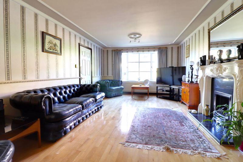 White Oaks, Stafford ST17 5 bed detached house for sale £595,000