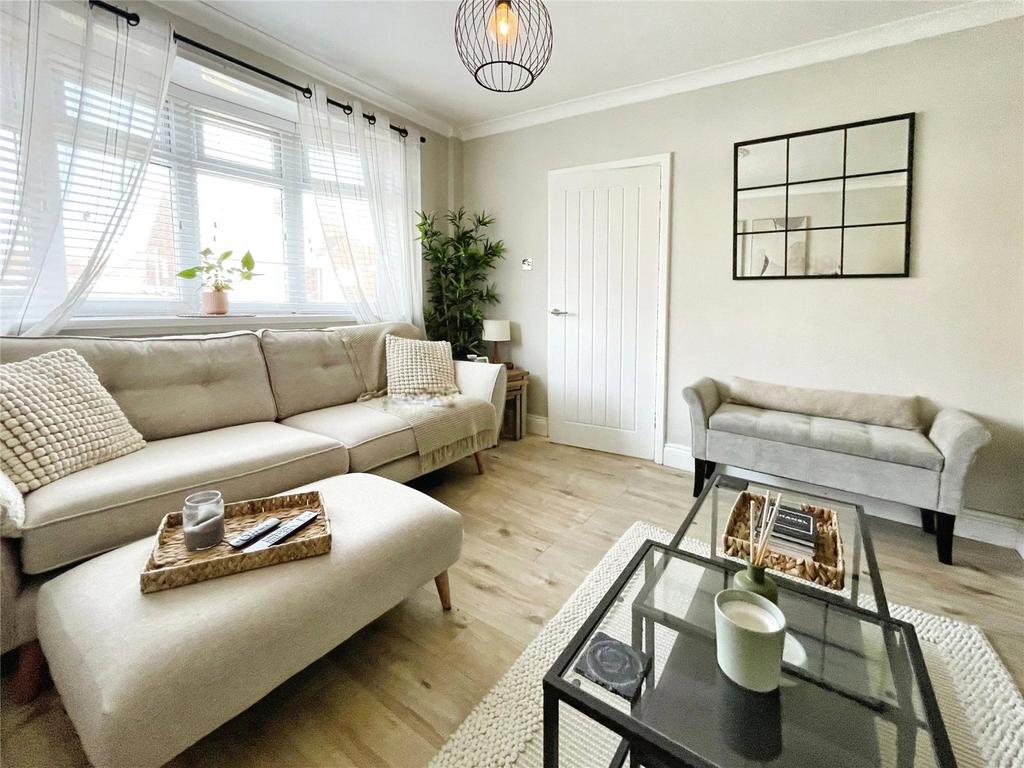 Bevan Avenue, Ryhope, Sunderland, SR2 2 bed semidetached house for