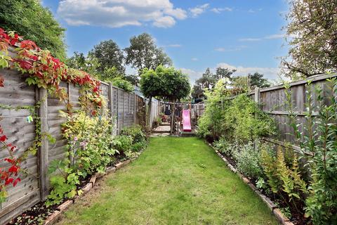 25 Upper Paddock Road, Watford, WD19 4DY