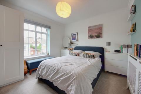 25 Upper Paddock Road, Watford, WD19 4DY