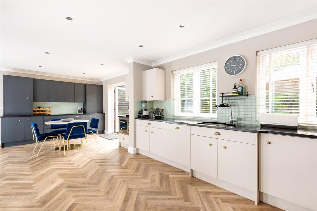 Kitchen/Breakfast