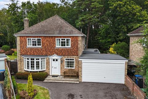 4 bedroom detached house for sale, Williams Way, Fleet GU51