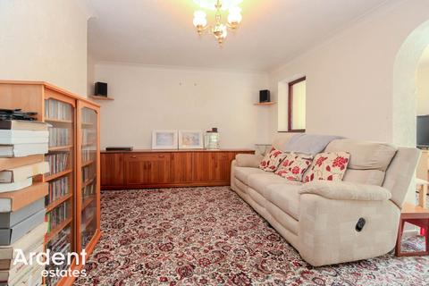 3 bedroom end of terrace house for sale, Eliot Way, Maldon