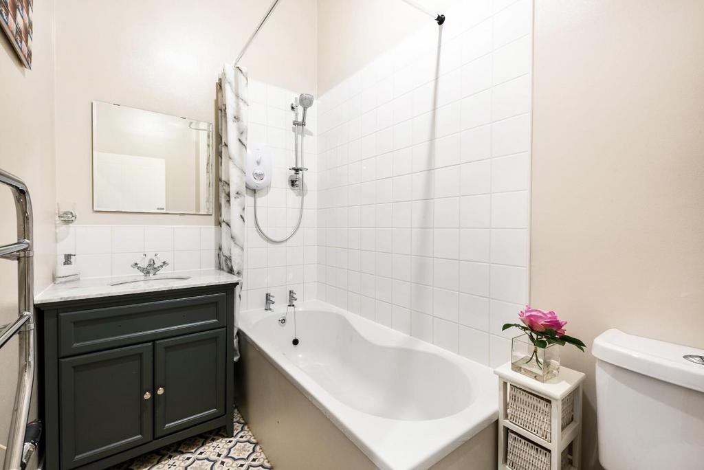 F5, 33 Grosvenor Place, Bath, BA1 6 BA-11.jpg