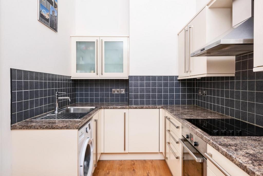 F5, 33 Grosvenor Place, Bath, BA1 6 BA-10.jpg