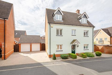 5 bedroom detached house for sale, Haggerwood Way, Stansted, Essex, CM24