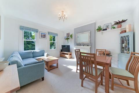 2 bedroom flat for sale, Effingham Road, Surbiton KT6