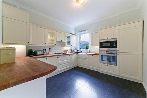 2 bedroom flat for sale, Effingham Road, Surbiton KT6