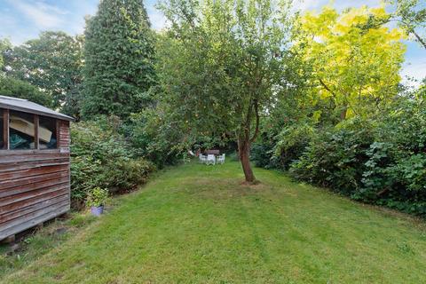 33a Effingham Road, Long Ditton, Surbiton, KT6 5JZ