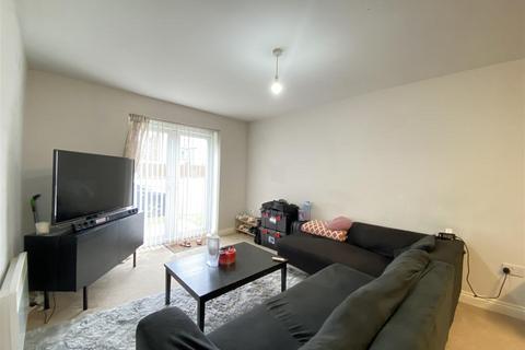 2 bedroom apartment for sale, Kenyon Lane, Manchester