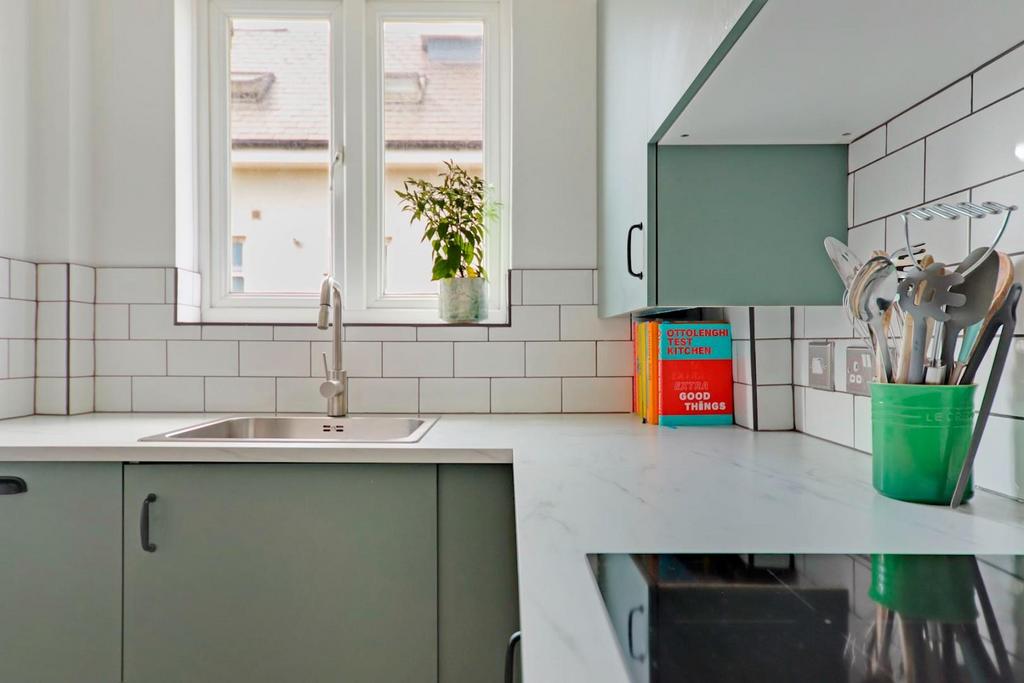 11-48a9 JHProp Wpen - 17 Dover House - 31-medium.jpg