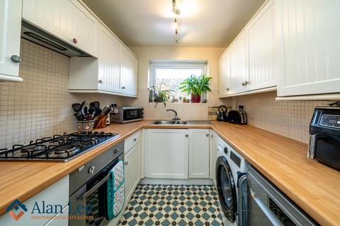 2 bedroom end of terrace house for sale, Roe Street, Macclesfield, SK11 6XD