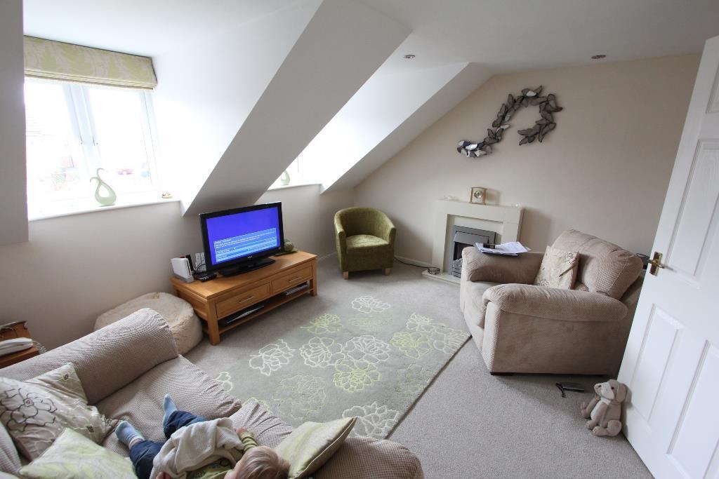 Highfield Court, Rossendale Road... 1 bed apartment to rent £650 pcm