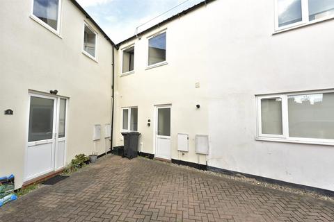 3 bedroom semi-detached house to rent, Emerald Street, York