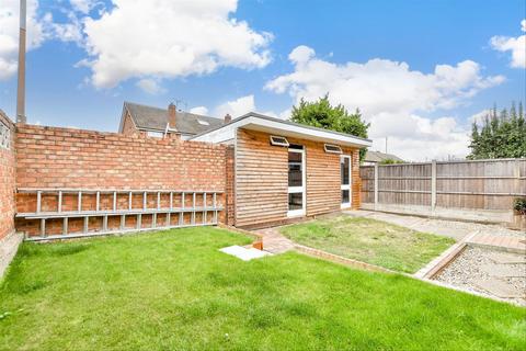 3 bedroom semi-detached house for sale, Chichester Close, Aveley, South Ockendon, Essex