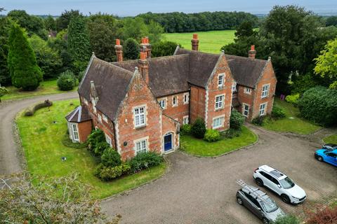 3 bedroom apartment for sale, The Old Vicarage, Wrotham Road, Meopham, Kent, DA13