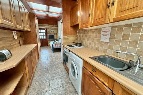 116 Lode Lane, Solihull, B91 2HN