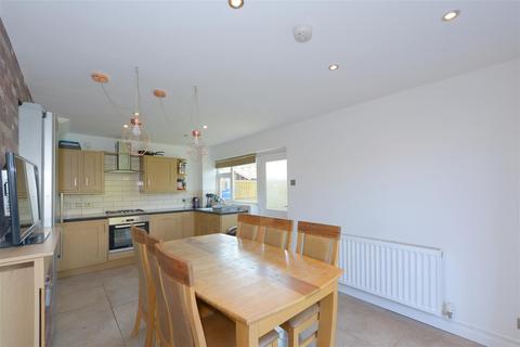 3 bedroom semi-detached house for sale, Boscobel Drive, Heath Farm, Shrewsbury