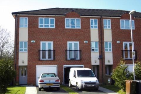 4 bedroom townhouse to rent, Alder Grove, Preston