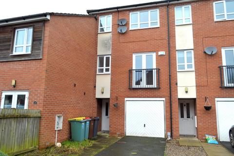 4 bedroom townhouse to rent, Alder Grove, Preston