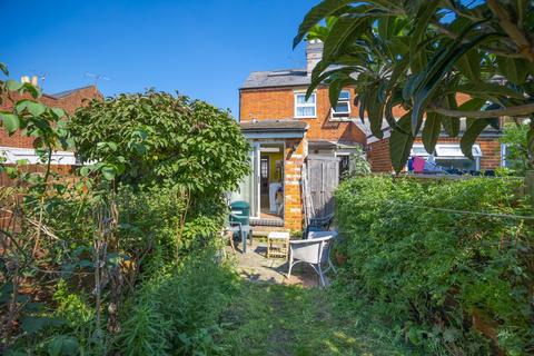 2 bedroom end of terrace house for sale, Wykeham Road, Reading RG6