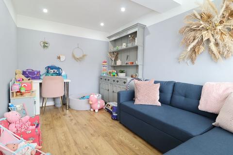 9 Oundle Close, Ashby-de-la-zouch, LE65 2SF