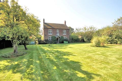 4 bedroom detached house for sale, Holmes Chapel Road, Lach Dennis